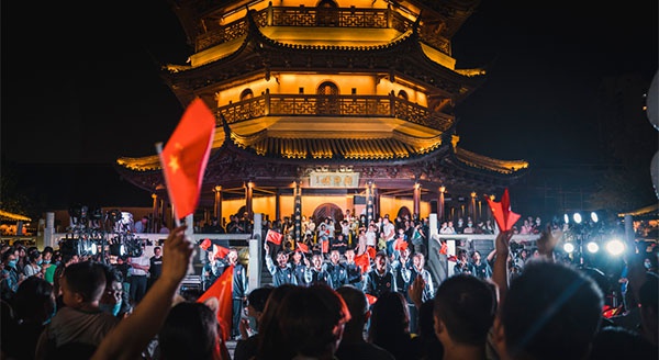 燃！快閃唱響《我和我的祖國》，國慶小長假樂游里運(yùn)河！