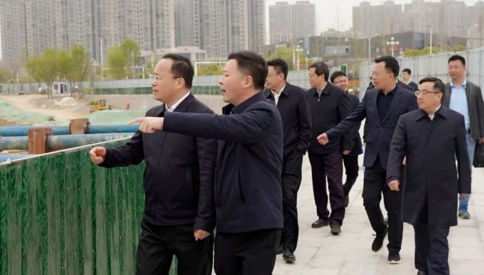 市領(lǐng)導(dǎo)調(diào)研推進(jìn)省市民生實(shí)事工作